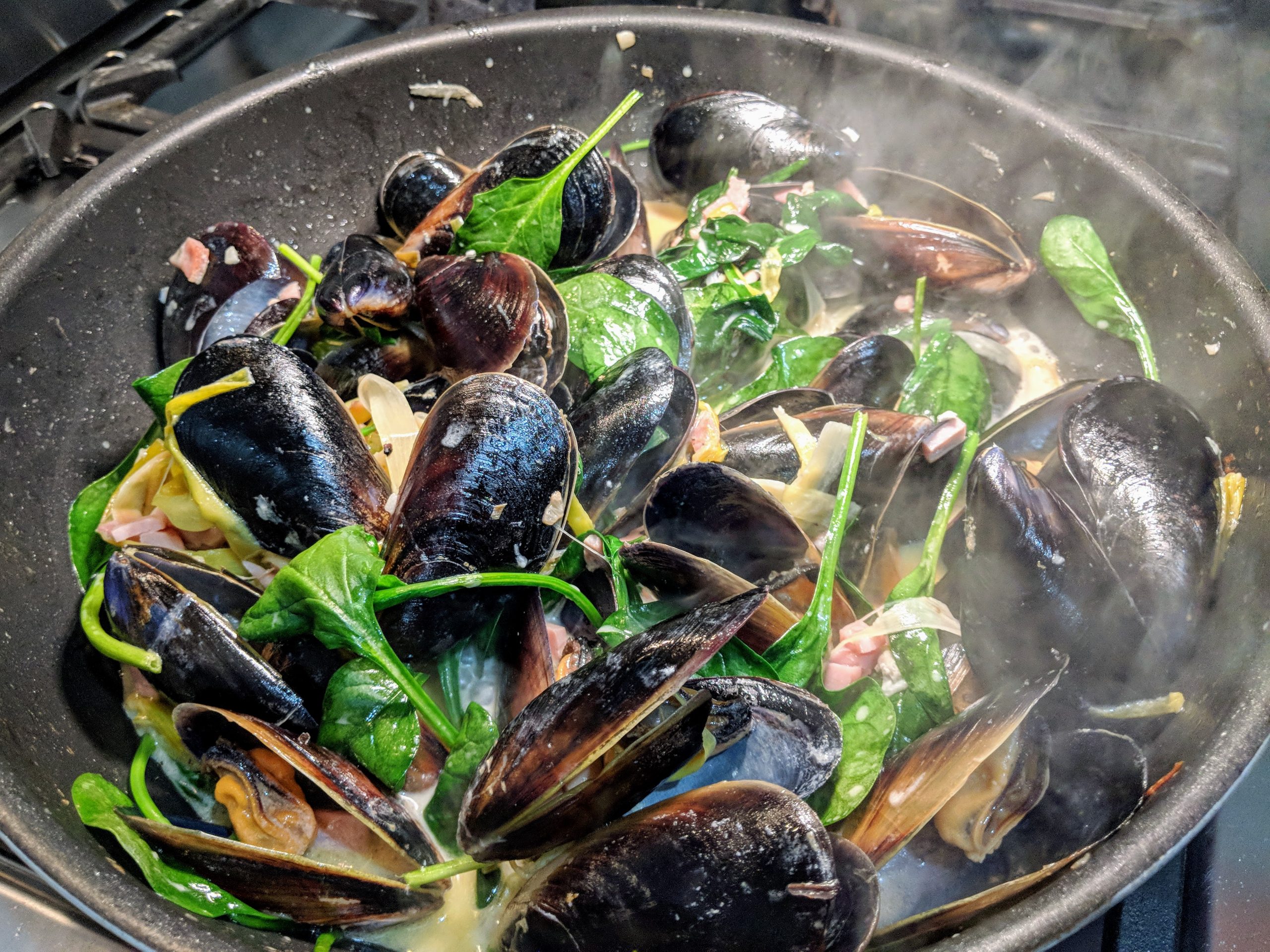 Mussels in Blue Cheese Sauce
