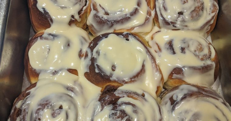Cinnabon cinnamon roll