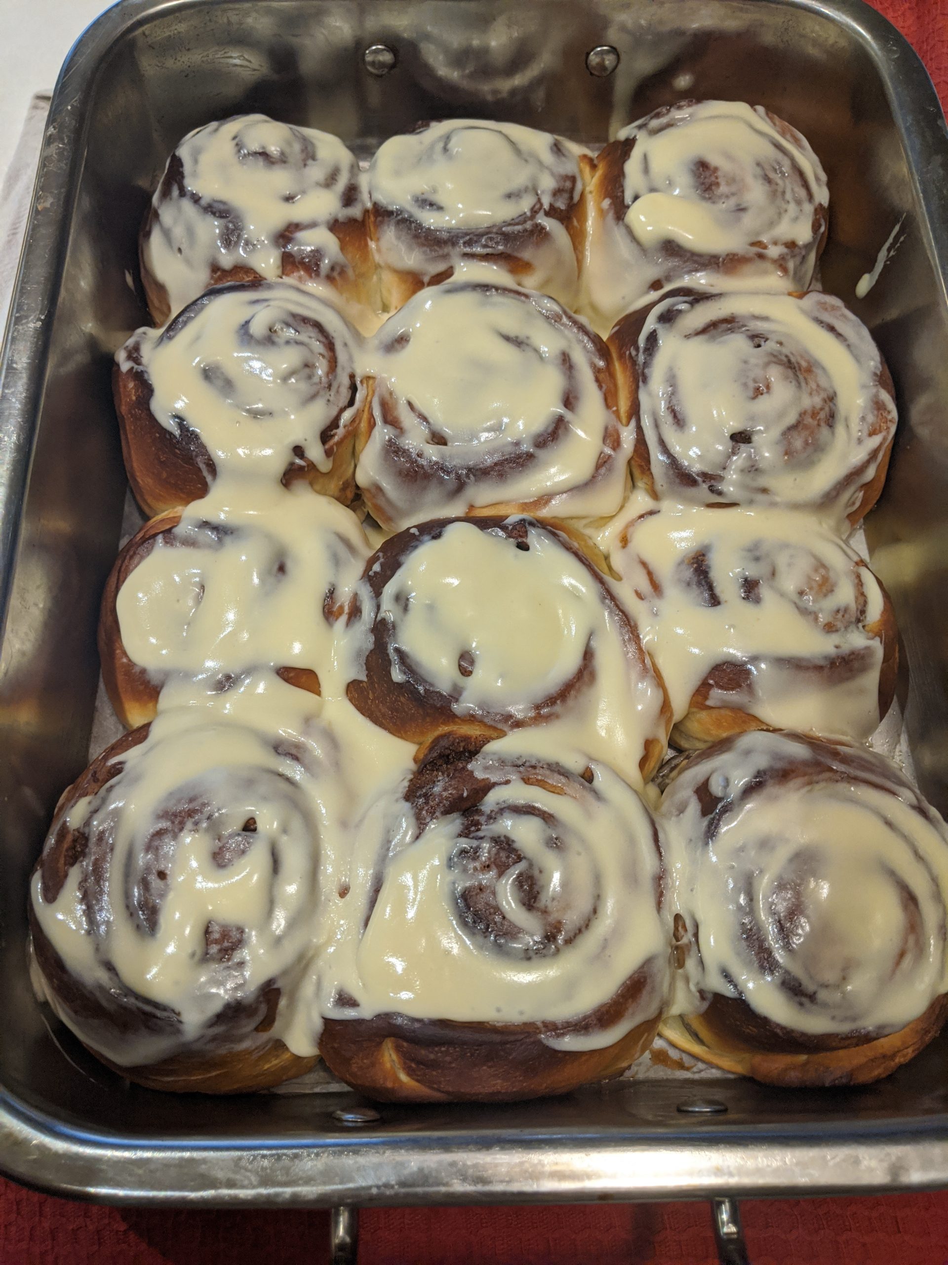 Cinnabon cinnamon roll